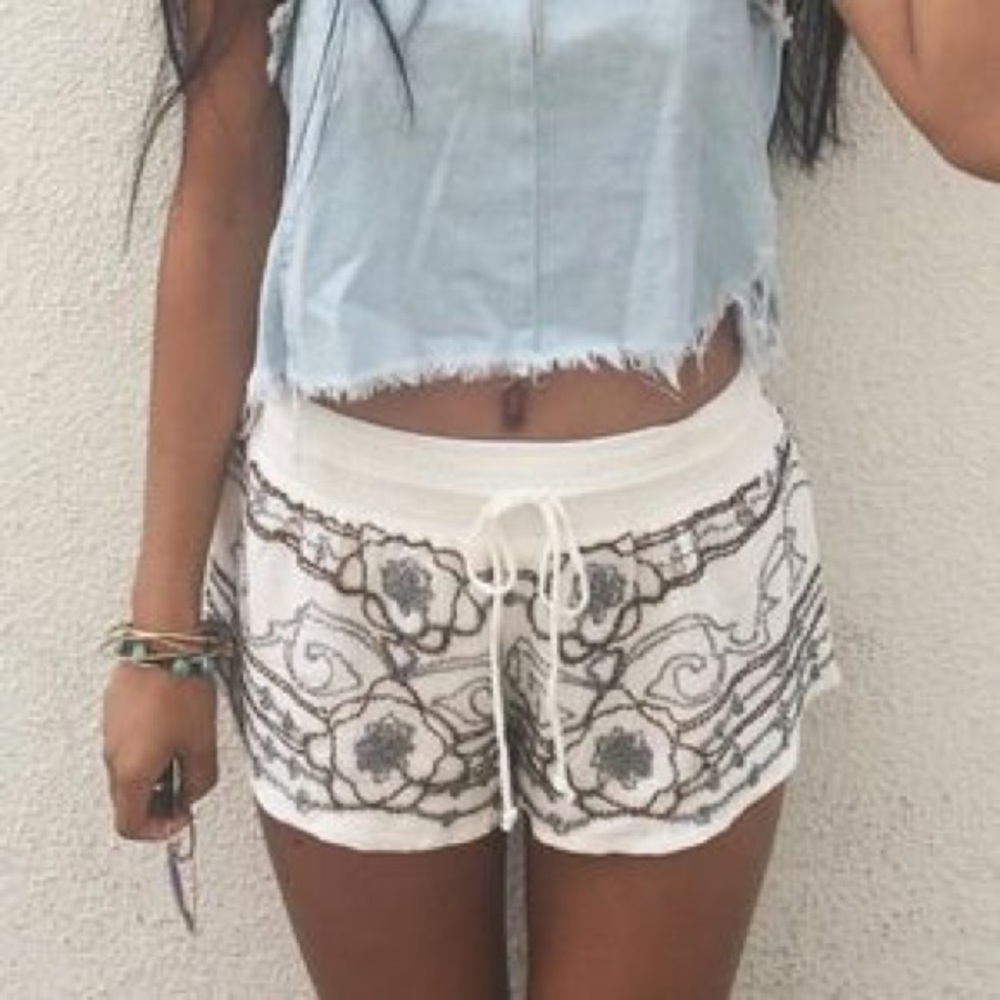Millau Embroidered Shorts